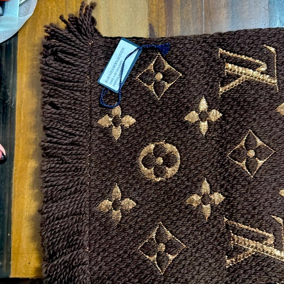 Louis Vuitton scarf NEW - Picture 3 of 11
